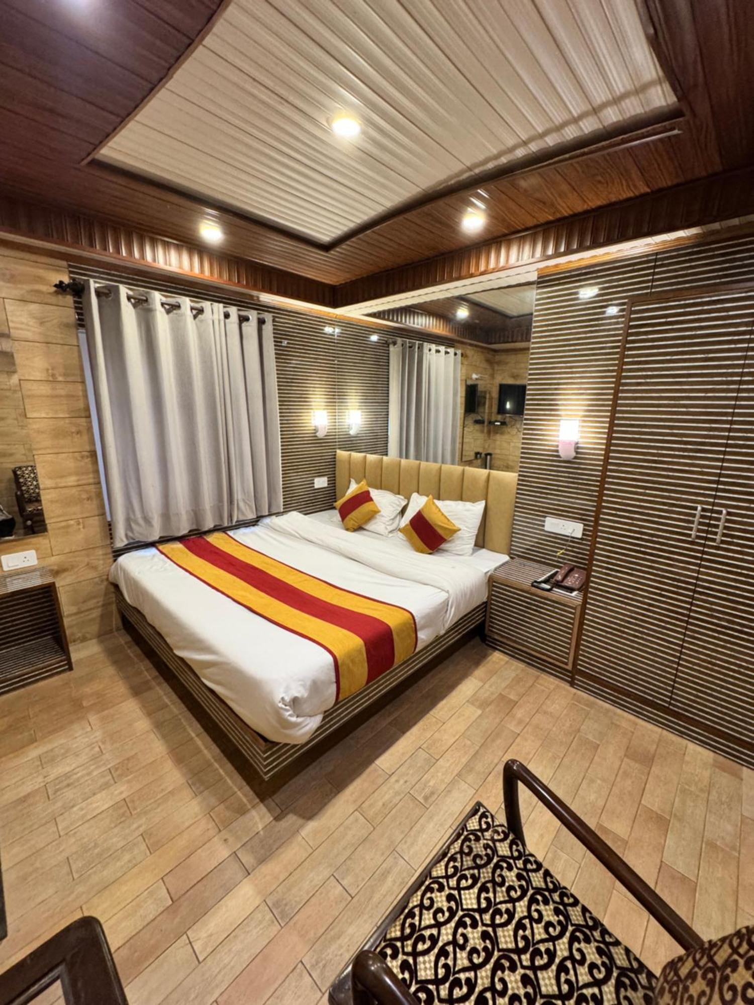 Victory Hotel And Restaurant By Gs Hospitality Shimla Ngoại thất bức ảnh
