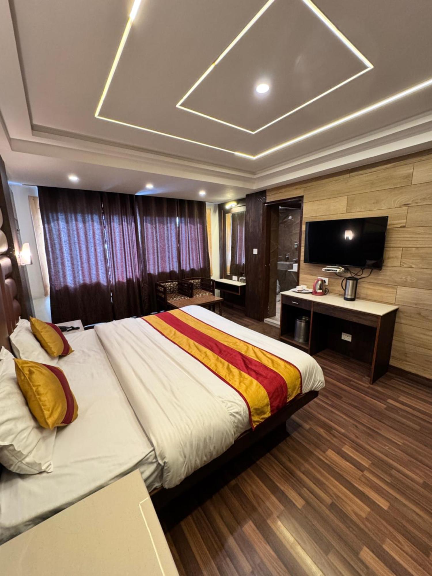 Victory Hotel And Restaurant By Gs Hospitality Shimla Ngoại thất bức ảnh