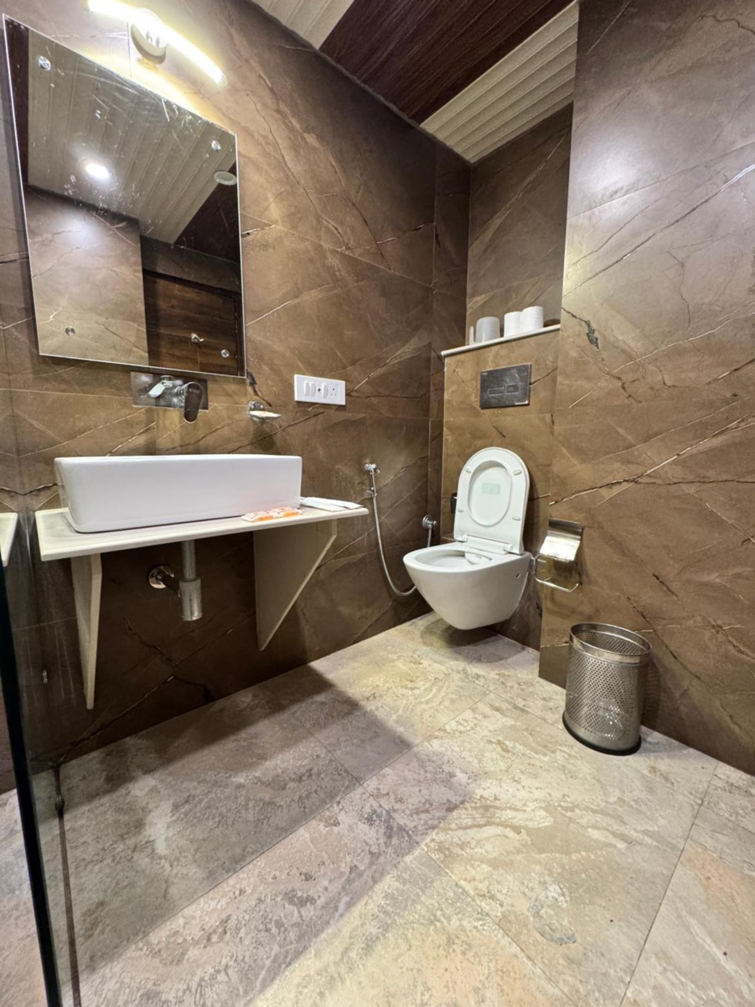 Victory Hotel And Restaurant By Gs Hospitality Shimla Ngoại thất bức ảnh