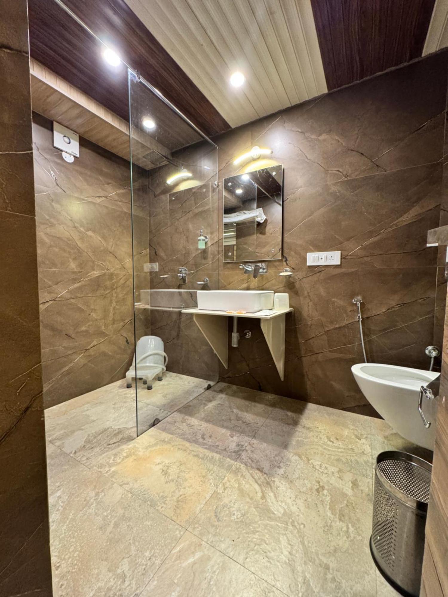 Victory Hotel And Restaurant By Gs Hospitality Shimla Ngoại thất bức ảnh