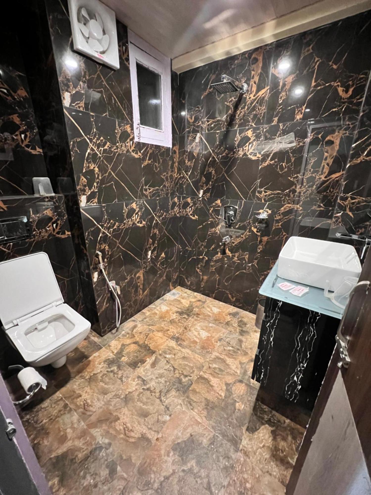 Victory Hotel And Restaurant By Gs Hospitality Shimla Ngoại thất bức ảnh