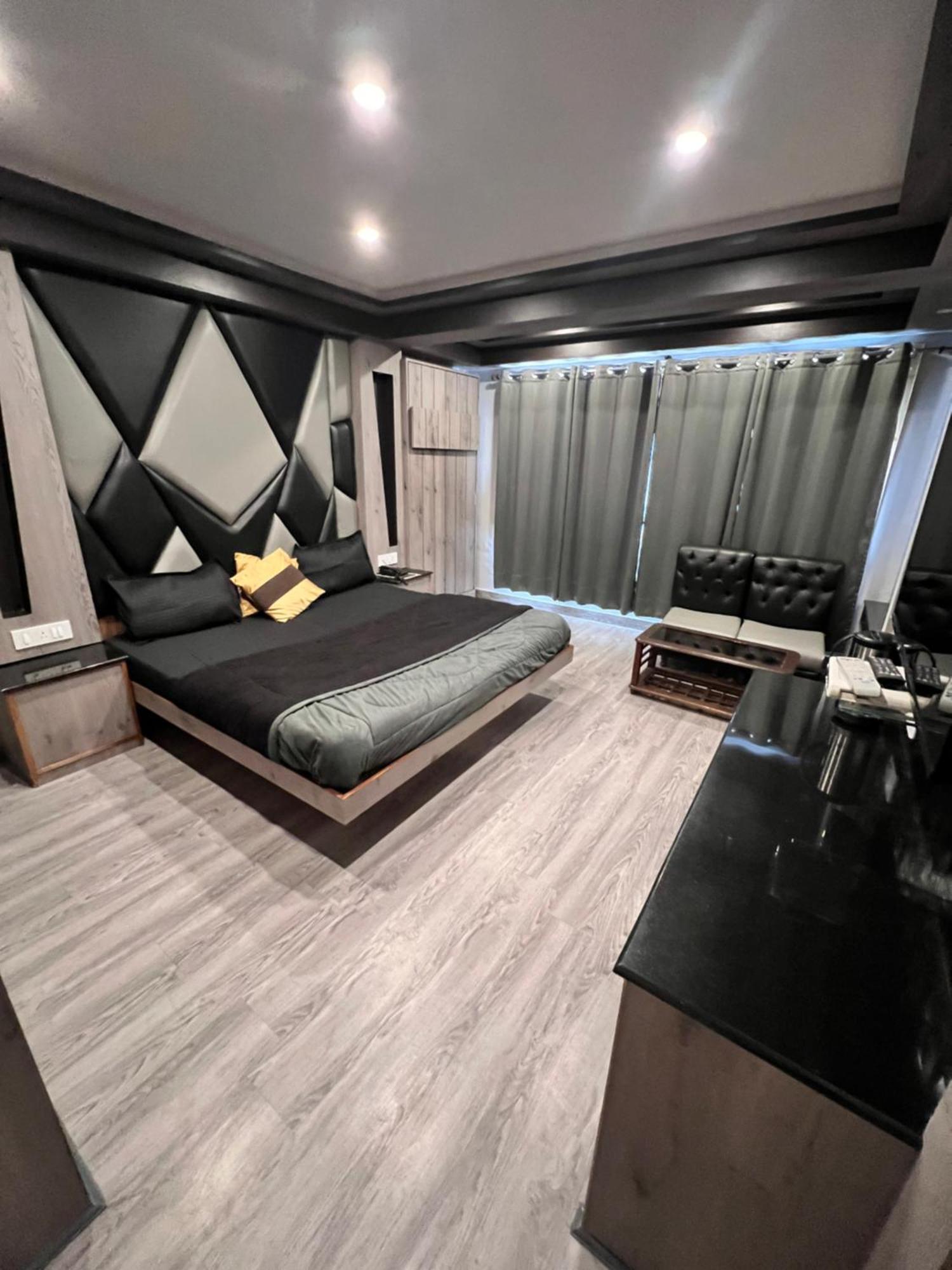 Victory Hotel And Restaurant By Gs Hospitality Shimla Ngoại thất bức ảnh