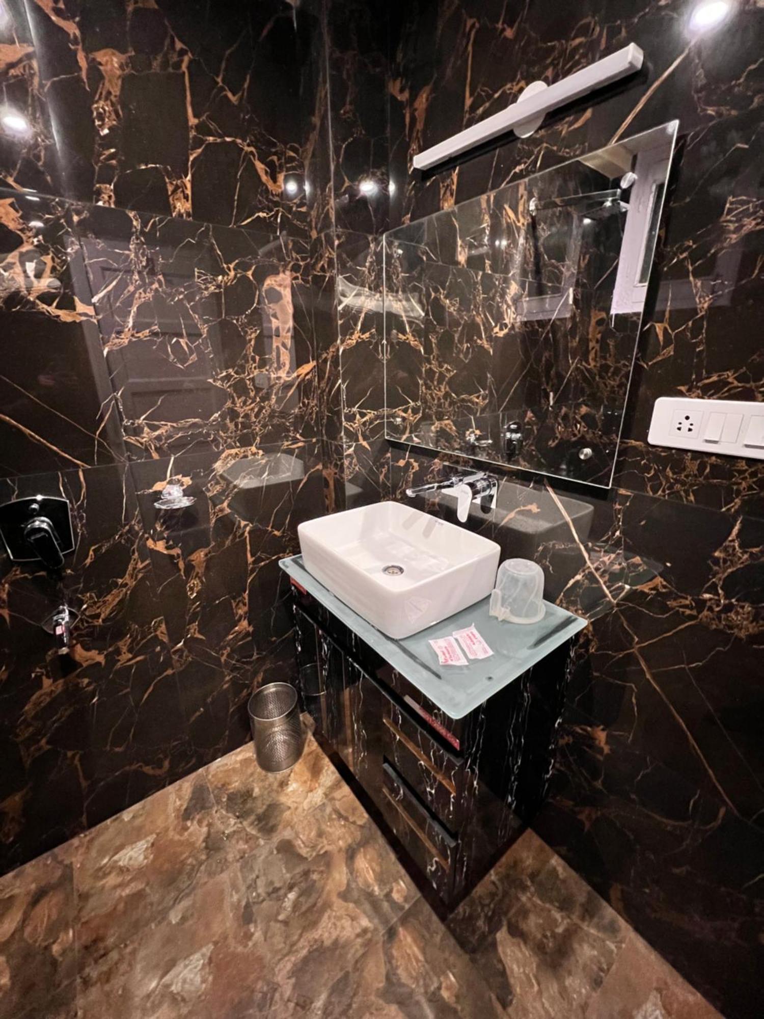 Victory Hotel And Restaurant By Gs Hospitality Shimla Ngoại thất bức ảnh